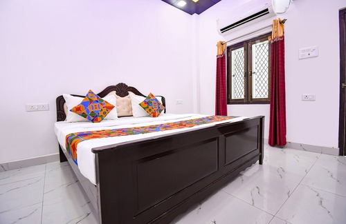 Faizabad Hotel | Fabhotel Geeta Bhawan