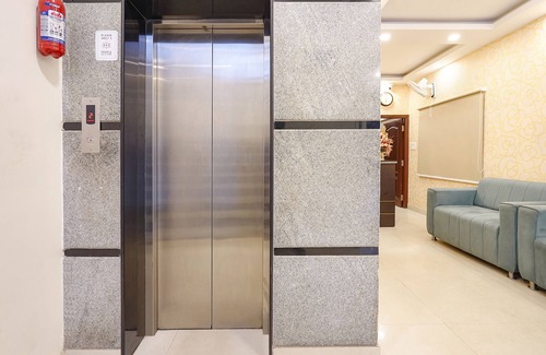 Jayanagar Hotel | FabHotel Maark Inn - Tilak Nagar, Jayanagar
