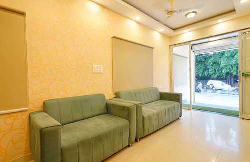 Jayanagar Hotel | FabHotel Maark Inn - Tilak Nagar, Jayanagar