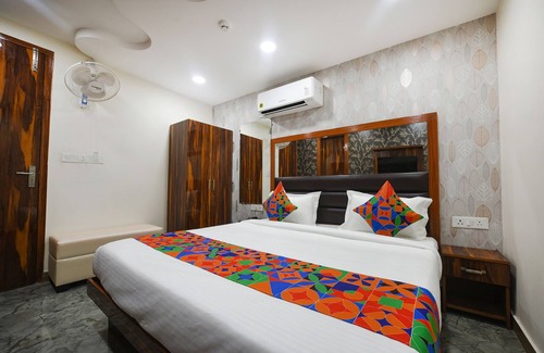 Preet Vihar Hotel | Fabhotel Mona Continental