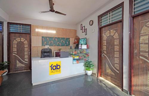 Noida Hotel | FabHotel MVR Stay 116