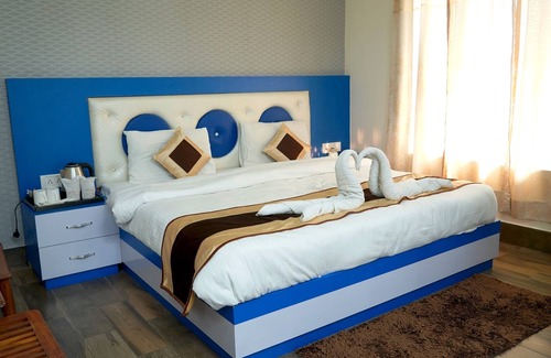 Gunehr Hotel | Fabhotel Pink Park