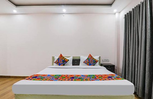 Phulpur Hotel | Fabhotel Prayag Deep