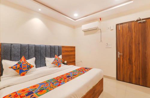 Indira Nagar Hotel | FabHotel Rachna Palace and Banquets - Nr Lekhraj Metro Station
