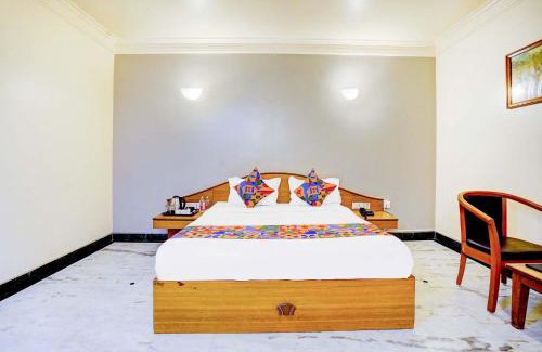 Pimpri Colony Hotel | FabHotel Ratna Regency