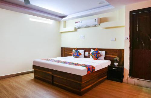 Kukatpalli Hotel | FabHotel Sri Sai Grand Inn