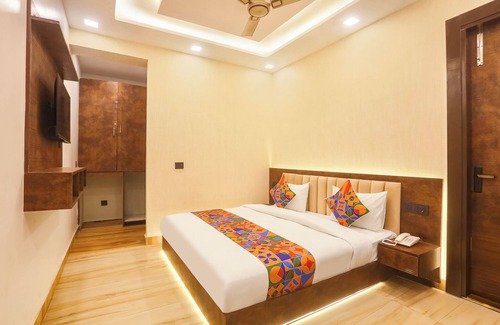 New Delhi Hotel | Fabhotel Sugar Inn