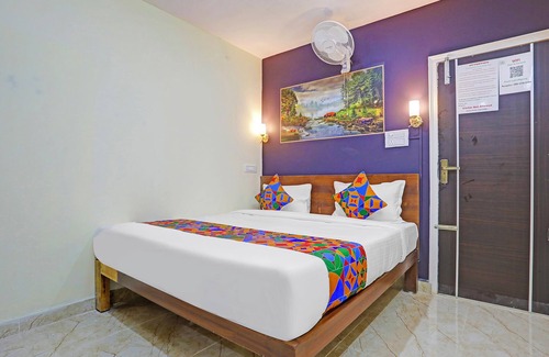Ramamurthy Nagar Hotel | FabHotel Sujatha Residency - Near Channasandra Railway Station