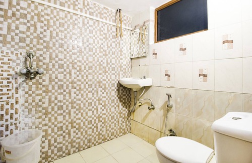 Kukatpally Housing Board Colony Hotel | Fabhotel The Roots