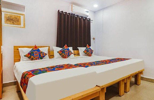 Kukatpally Housing Board Colony Hotel | Fabhotel The Roots
