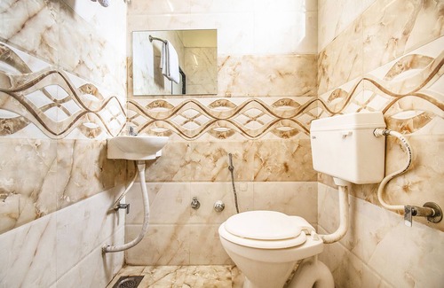 BTM Layout Hotel | Fabhotel The Rs Suites