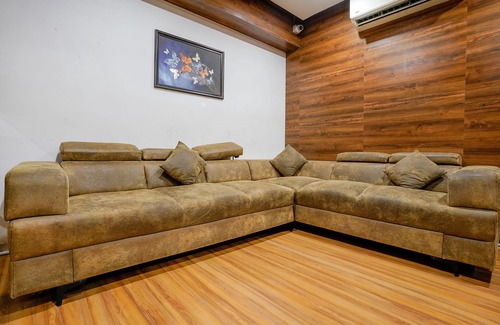 Surat Hotel | Fabhotel The Valentine