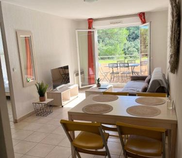 La Bouverie Apartment | Fabuleux appartement avec piscine