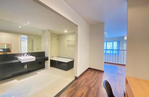 Braga Apartment | Fabulous 2BR Loft Apartment with Private Bathub at El Royale By Travelio