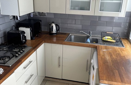 West Thornton House | Fabulous 3 Bedroom House, London