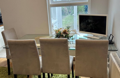 West Thornton House | Fabulous 3 Bedroom House, London