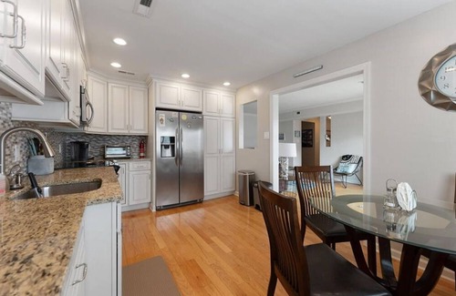 Sea Isle City Condo | Fabulous and Spacious Condo located 3400 Landis at The Seamark Condominiums