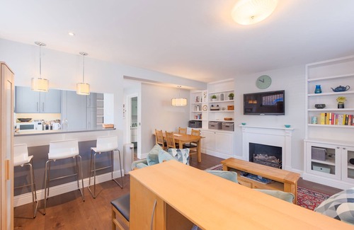 Parsons Green and Walham Apartment | Fabulous Fulham - Two Bedroom Apartment, Sleeps 4