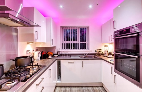 Salford Villa | Fabulous Group Accommodation at Riverside Villas