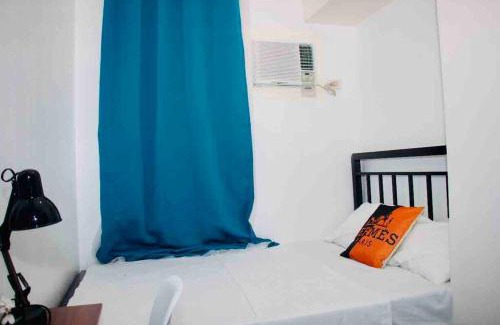 San Fernando Villa | Fabulous Lakeshore House Fully Airconditioned Hi-speed WiFi 300 Mbps