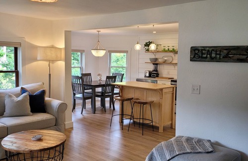 Kennebunk Cottage | Fair Winds Cottage ~ 1 mile to Kennebunk beaches