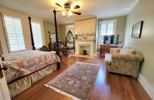 Franklin Bed & Breakfast | Fairfax Bed and Breakfast