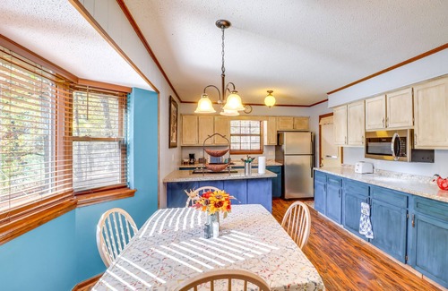 Fairfield Bay House | Fairfield Bay Getaway < 10 Mi to Boating & Hiking