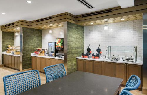 Marathon Resort | Fairfield by Marriott Inn & Suites Marathon Florida Keys