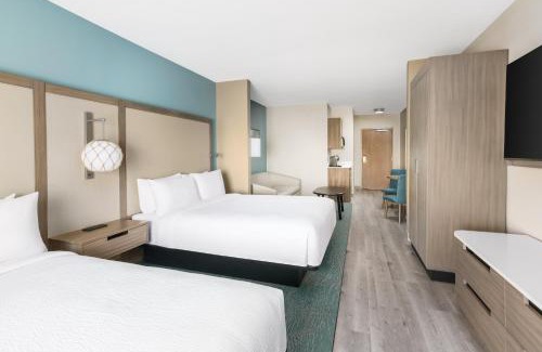 Marathon Resort | Fairfield by Marriott Inn & Suites Marathon Florida Keys