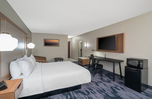 Memphis Hotel | Fairfield Inn & Suites Memphis I-240 & Perkins
