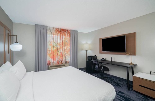 Memphis Hotel | Fairfield Inn & Suites Memphis I-240 & Perkins
