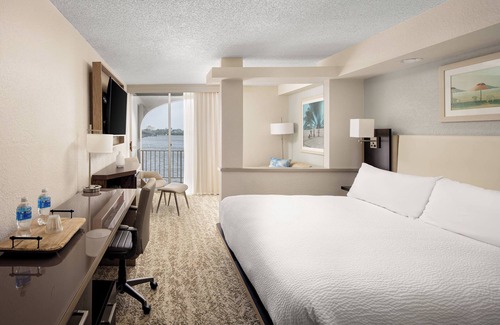 Palm Beach Hotel | Fairfield Inn And Suites By Marriott Palm Beach