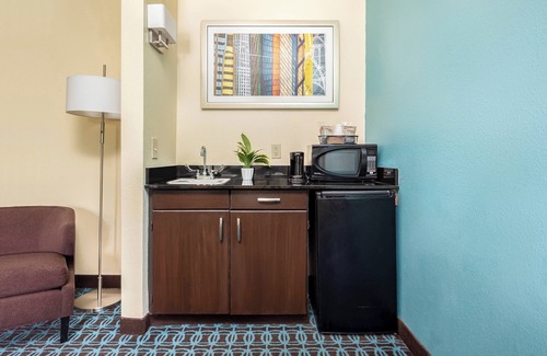 Paw Creek Hotel | Fairfield Inn by Marriott Northlake