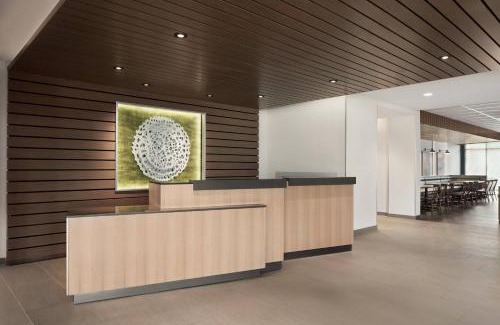 West Milwaukee Hotel | Fairfield Inn & Suites by Marriott Milwaukee West