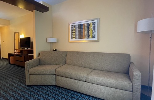 Athens Hotel | Fairfield Inn & Suites Athens