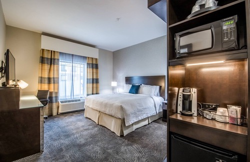 Highland Hotel | Fairfield Inn & Suites by Marriott Denver Downtown