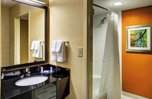 Suwanee Hotel | Fairfield Inn & Suites by Marriott Atlanta Suwanee