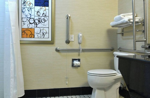 Windsor Locks Hotel | Fairfield Inn & Suites Hartford Airport
