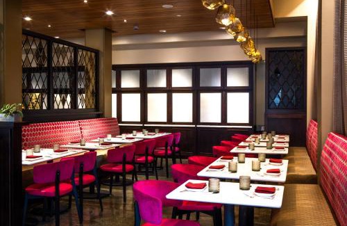 Gayborhood Hotel | Fairfield Inn & Suites by Marriott Philadelphia Downtown/Center City