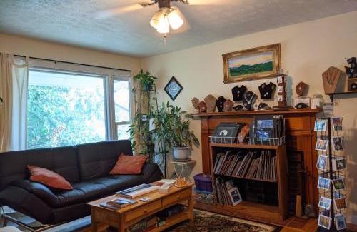 Woolen Mills Hotel | Fairhaven Guesthouse
