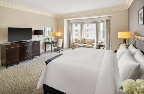 Byward Market - Parliament Hill Hotel | Fairmont Chateau Laurier Gold Experience