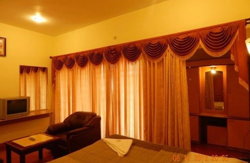 Thalayathimund Hotel | Fairstay Ooty