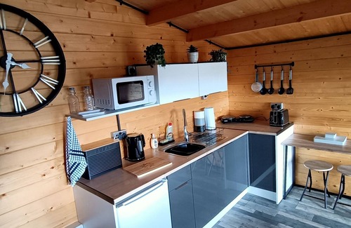 Fort Augustus Cabin | Fairvine Cabin/Fort Augustus/Mtn View/Pet Friendly