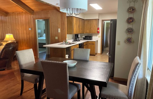 Sky Valley Cottage | "Fairway Cottage" Golf, Hike, Explore, Relax. EV Charger.nOpen All Seasons!