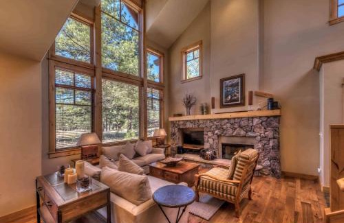 Truckee House | Fairway Drive 13136 by East West Hospitality