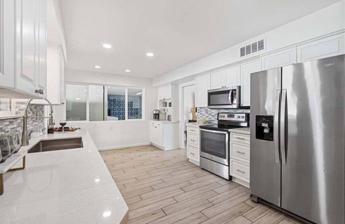 Trail West Cottage | Fairway - Pool & Mini Golf - 5 Mins to Old Town