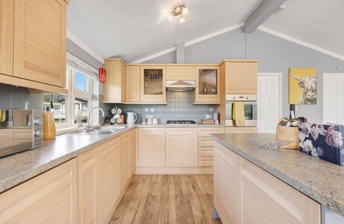 Swarland Cabin | Fairway View - North East Escapes