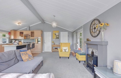 Swarland Cabin | Fairway View - North East Escapes