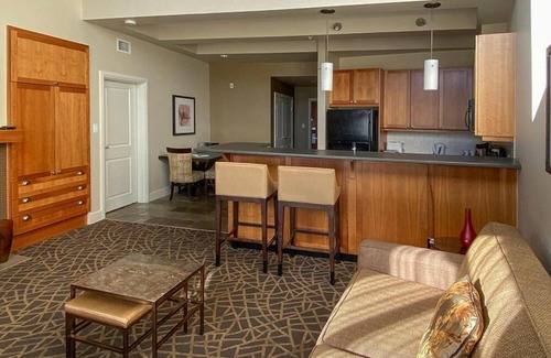 Bear Mountain Resort Hotel | Fairways Hotel on the Mountain