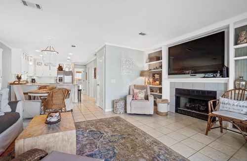 Port St. Joe Cottage | Fall 2025 Rate Drop! 3 BR/3 BA Cottage -Dog Friendly!